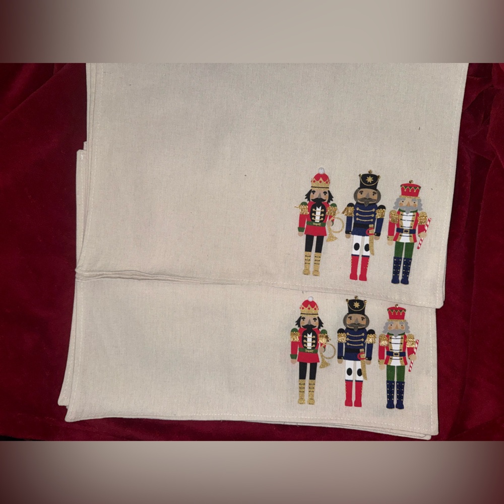 Nutcracker Decorative Table Linen Placemat 6 piece Set- NWT